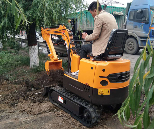 小型挖掘機(jī)檔位操作教程